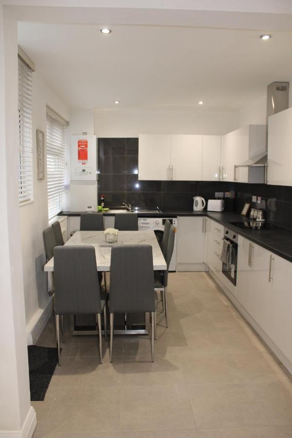 Beautiful, Spacious, Old Trafford Home Manchester Extérieur photo